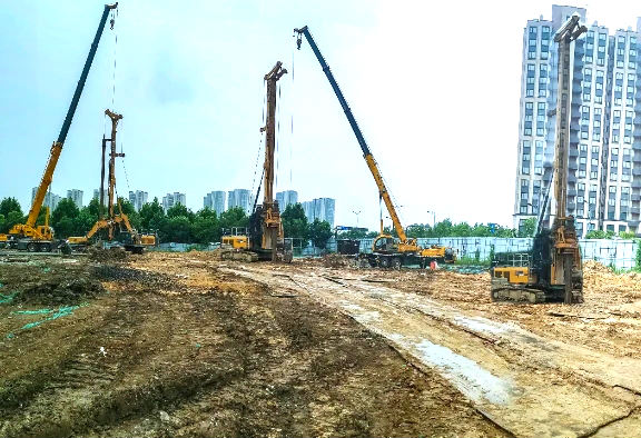 徐工旋挖鉆機(jī)強(qiáng)基固本，為南京城市煥新.jpg